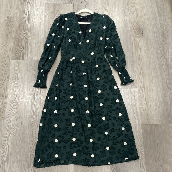 Zara dress - Picture 2 of 5